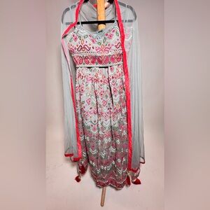 Exquisite Gray Threadwork Lehenga – Elegant Ethnic Wear